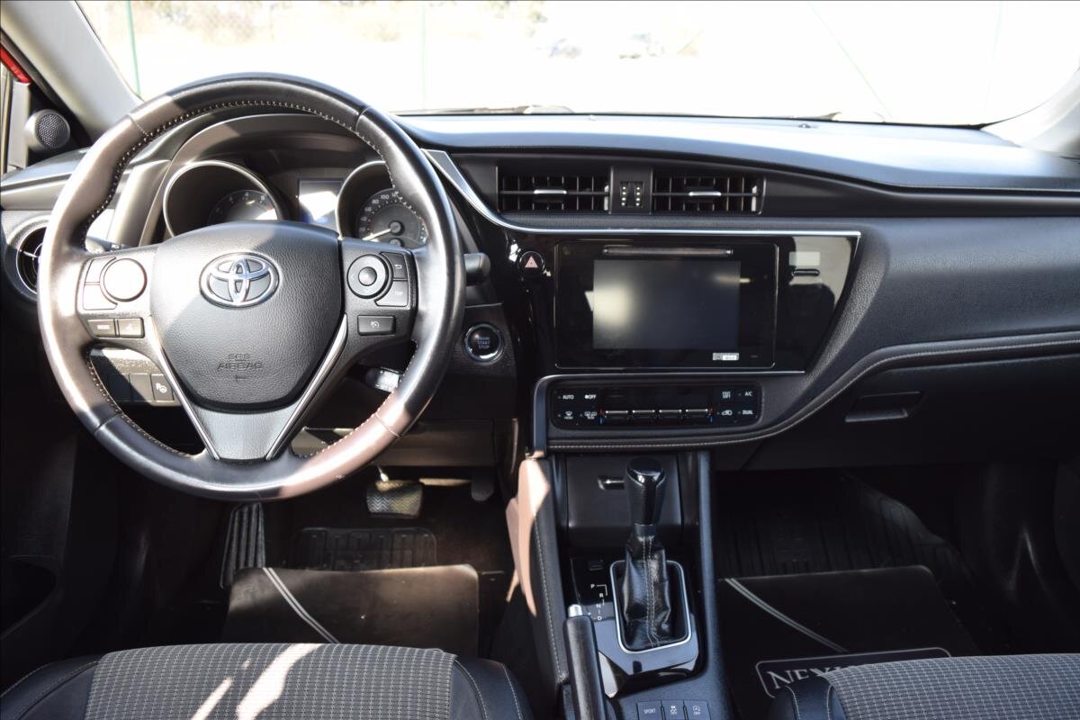 Toyota Auris Kombi 1,2 l 85 kw