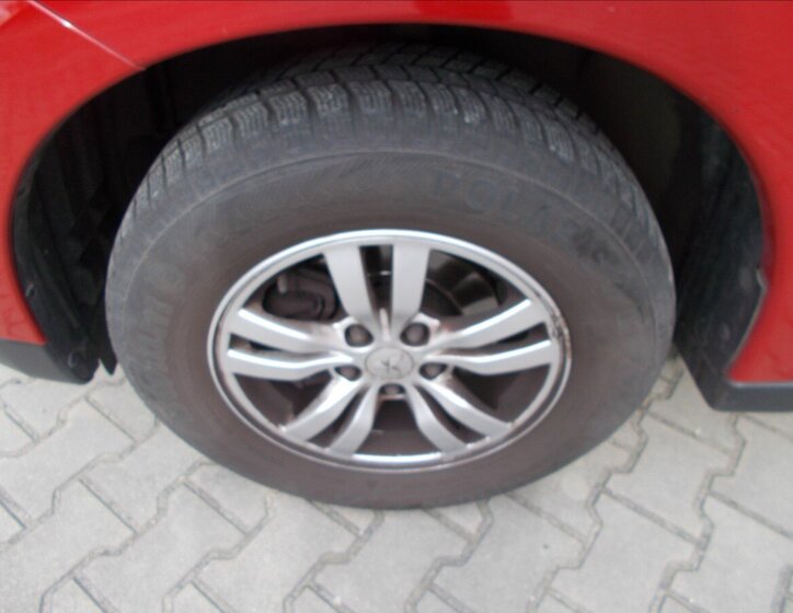 Mitsubishi Outlander SUV / Terénní 2,0 l 110 kw
