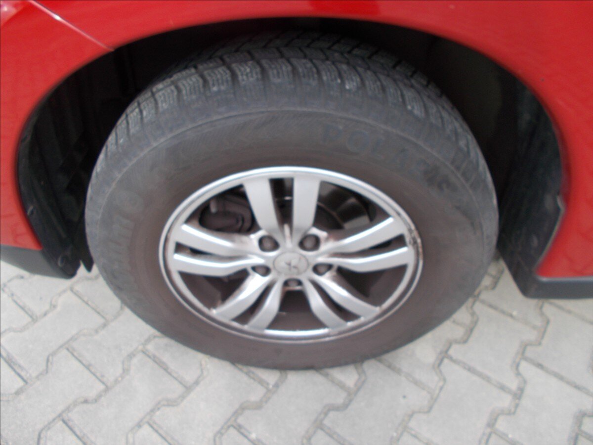 Mitsubishi Outlander SUV / Terénní 2,0 l 110 kw