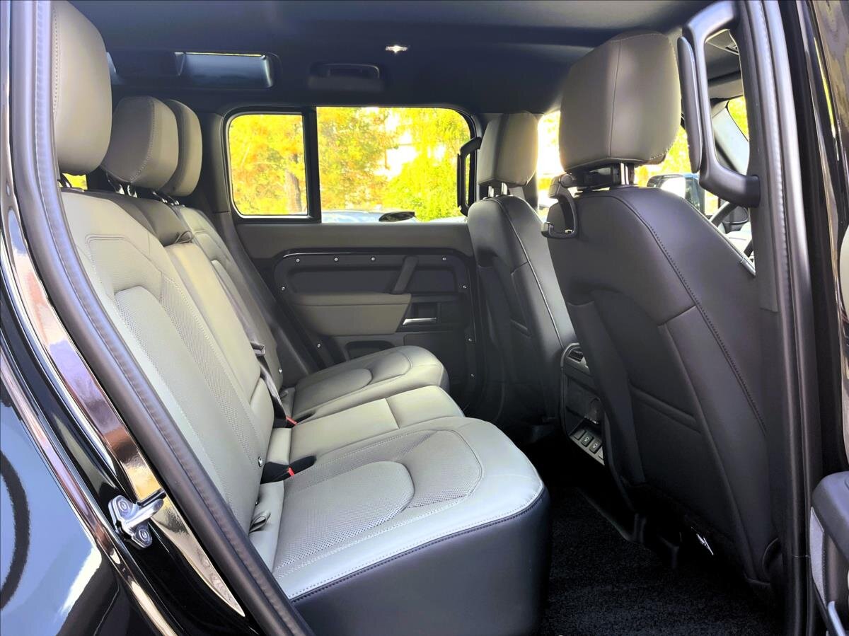 Land Rover Defender SUV / Terénní 3,0 l 183 kw