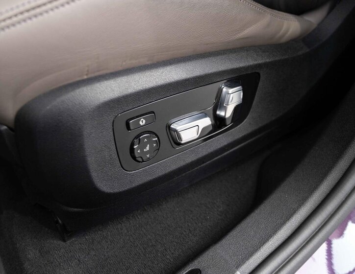 BMW X6 SUV 4,4 l 460 kw