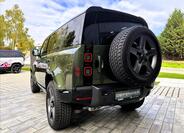 Land Rover Defender 4