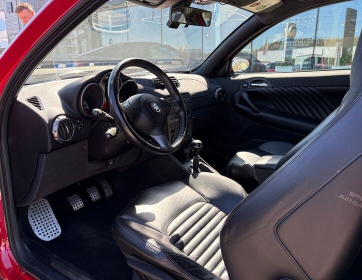 Alfa Romeo 147 Hatchback 3,2 l 184 kw