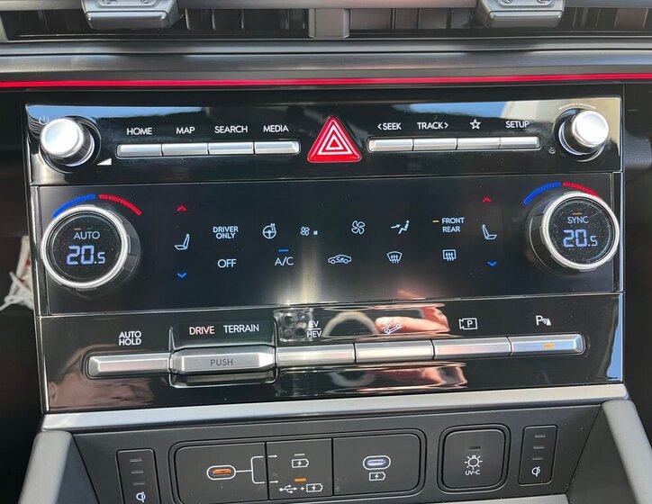 Hyundai Santa Fe SUV / Terénní 1,6 l 158 kw