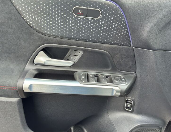 Mercedes-Benz GLB 24