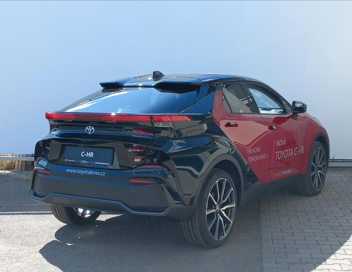 Toyota C-HR CUV / Crossover 2,0 l 112 kw