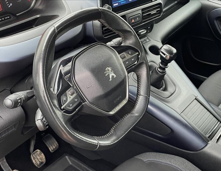 Peugeot Rifter 10