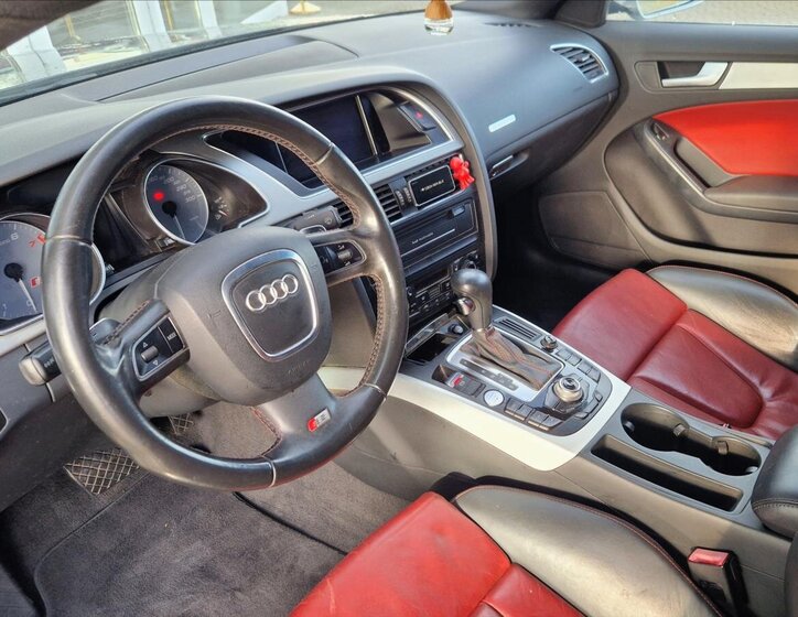 Audi S5 Sedan 3,0 l 245 kw