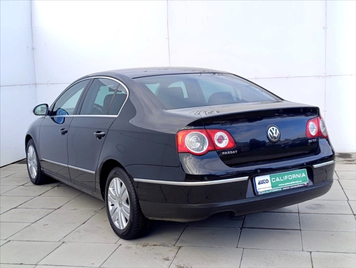 Volkswagen Passat Sedan 2,0 l 103 kw