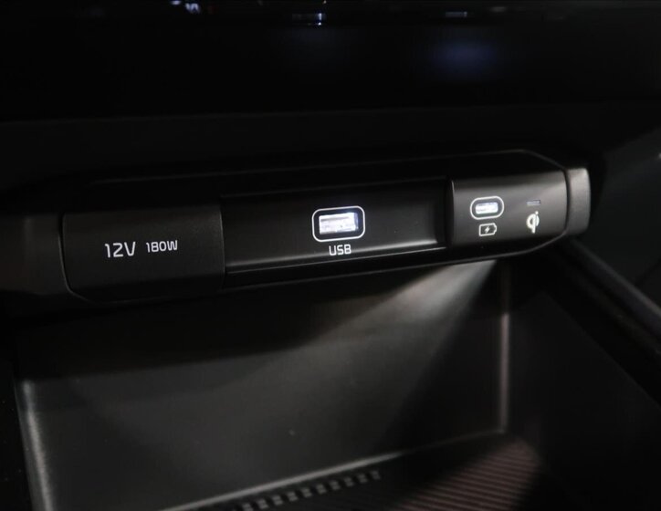 KIA Niro CUV / Crossover 1,6 l 95 kw