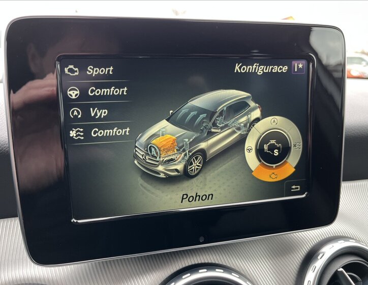 Mercedes-Benz GLA Hatchback 1,6 l 115 kw