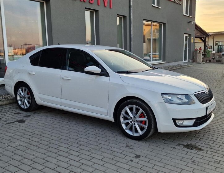 Škoda Octavia Sedan / Limuzína 2,0 l 110 kw