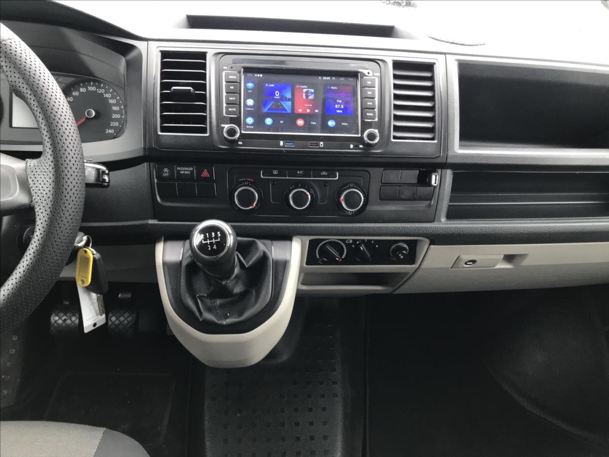 Volkswagen Transporter Kombi 2,0 l 62 kw