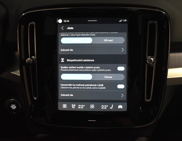 Volvo XC40 SUV / Terénní 2,0 l 120 kw