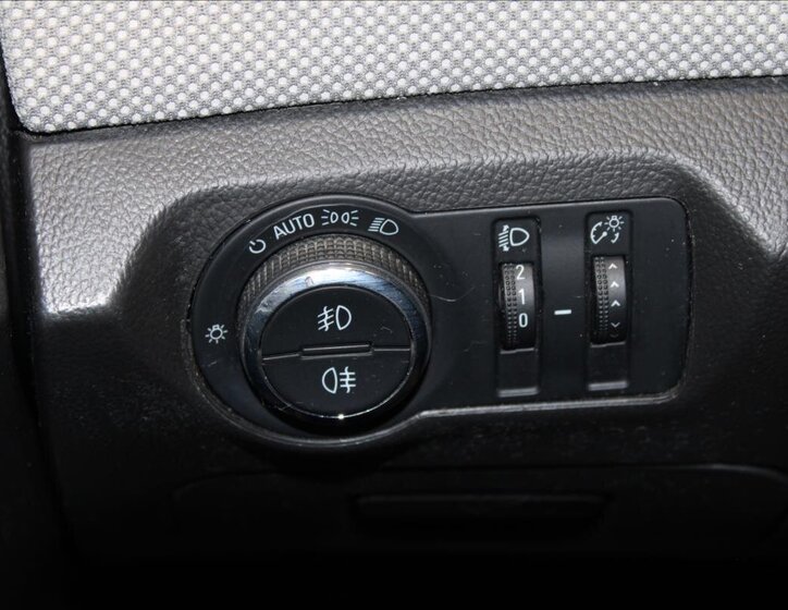 Chevrolet Cruze Sedan / Limuzína 2,0 l 120 kw