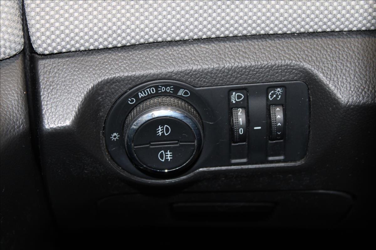 Chevrolet Cruze Sedan / Limuzína 2,0 l 120 kw