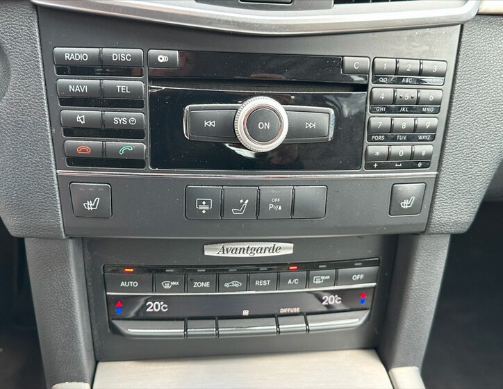 Mercedes-Benz Třídy E 28