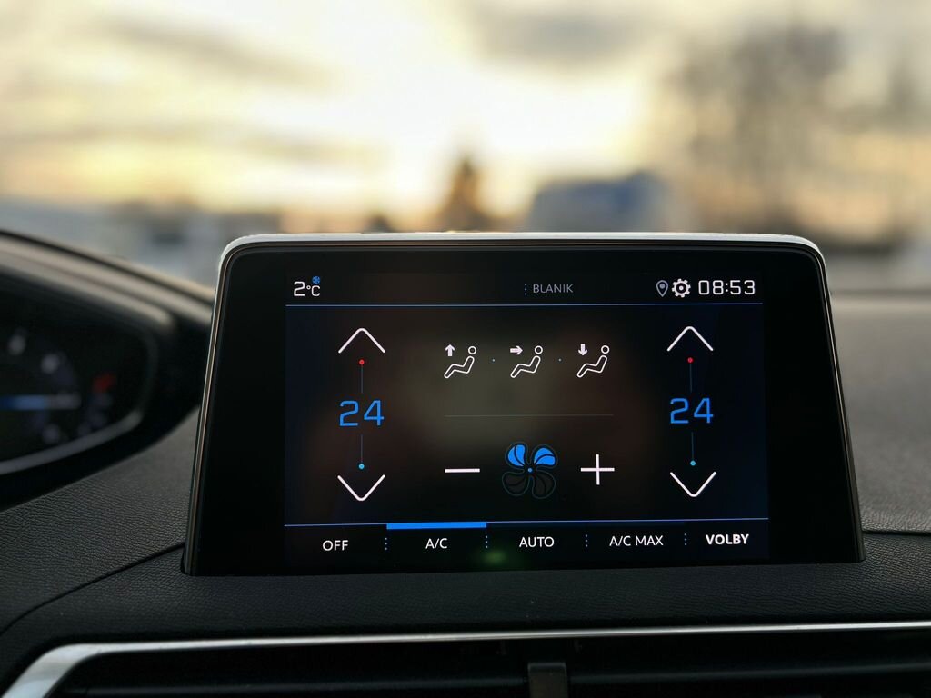 Peugeot 3008 SUV / Terénní 1,5 l 96 kw