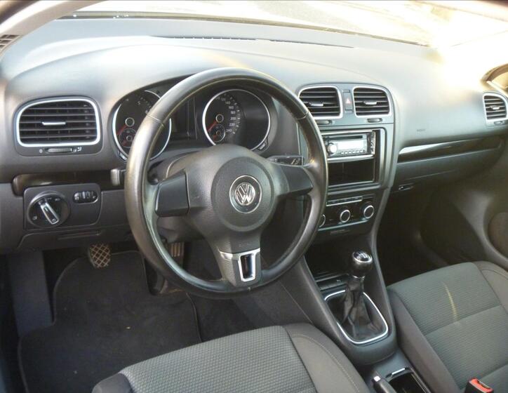 Volkswagen Golf 10