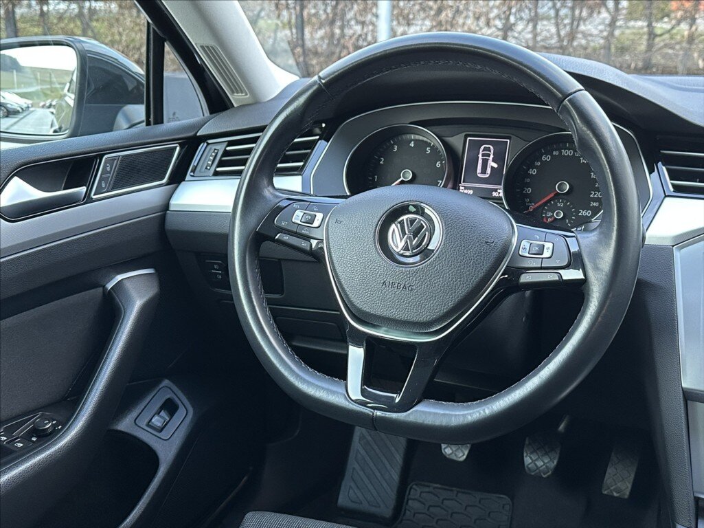 Volkswagen Passat Kombi 1,4 l 110 kw