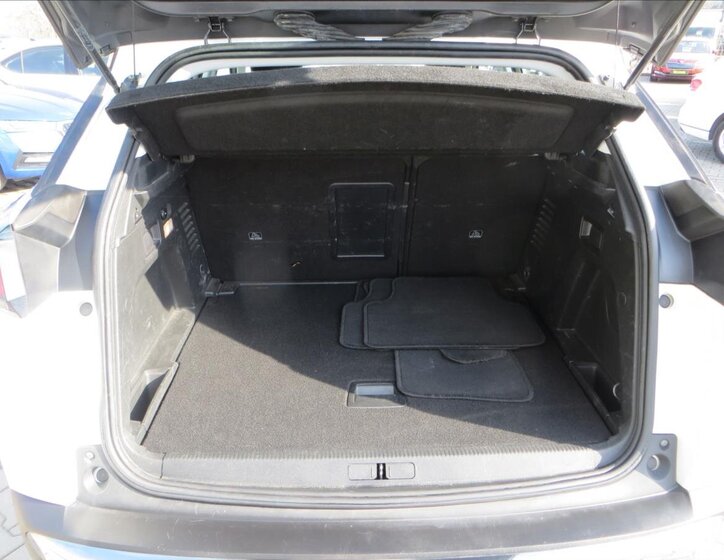 Peugeot 3008 SUV / Terénní 1,5 l 96 kw