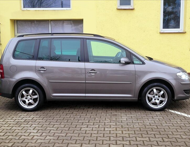 Volkswagen Touran Kombi 1,4 l 103 kw