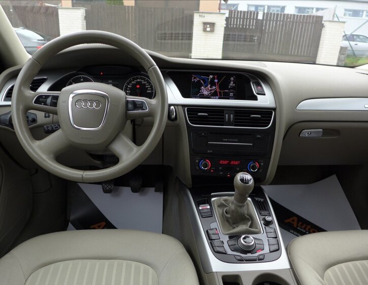 Audi A4 Kombi 2,0 l 105 kw