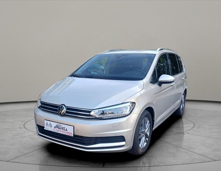 Volkswagen Touran 1