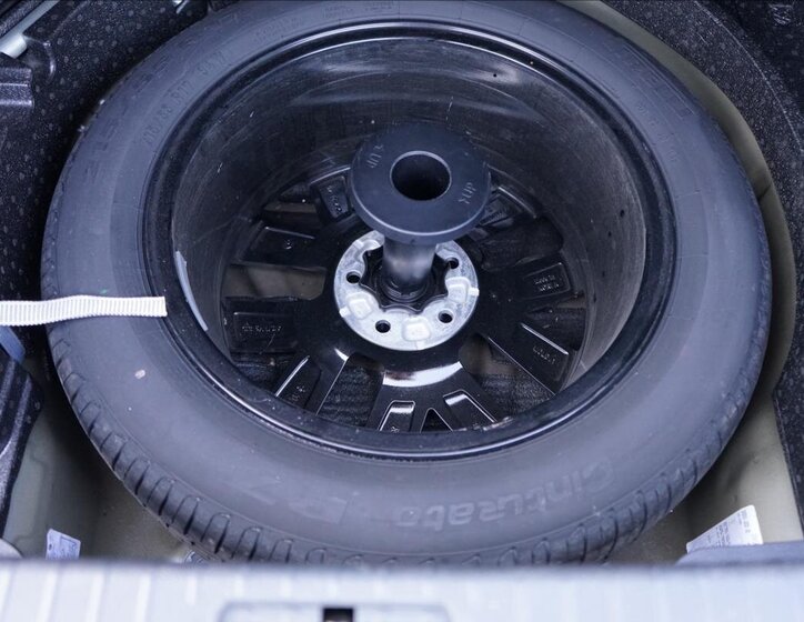 Volkswagen Passat Sedan / Limuzína 2,0 l 176 kw