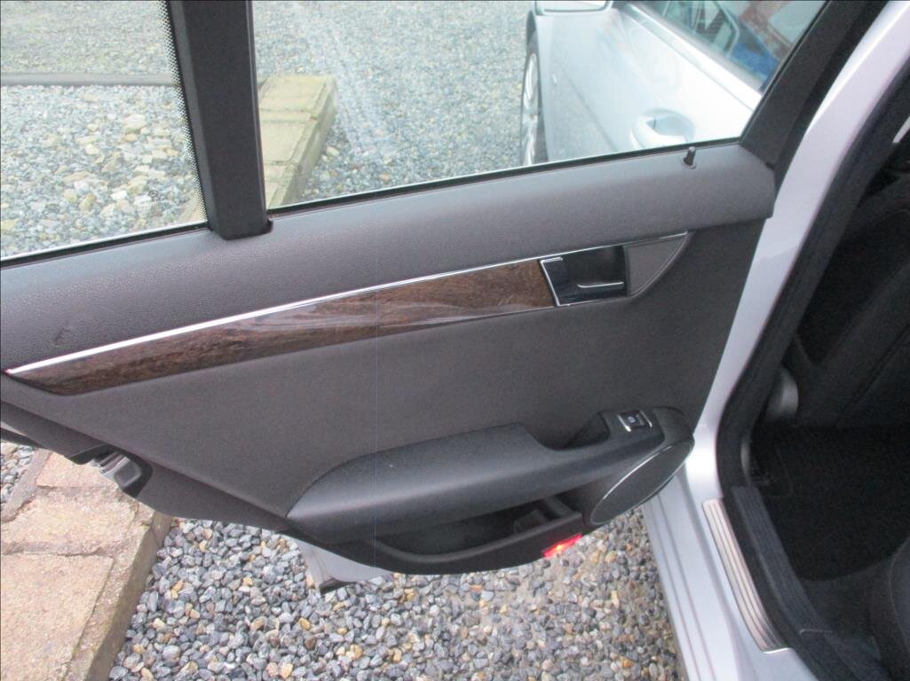 Mercedes-Benz Třídy C Sedan / Limuzína 1,8 l 115 kw