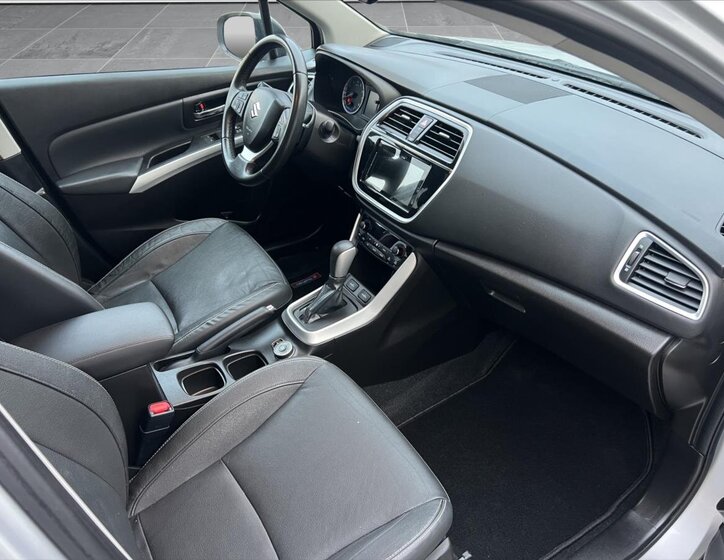 Suzuki SX4 S-Cross SUV / Terénní 1,4 l 103 kw