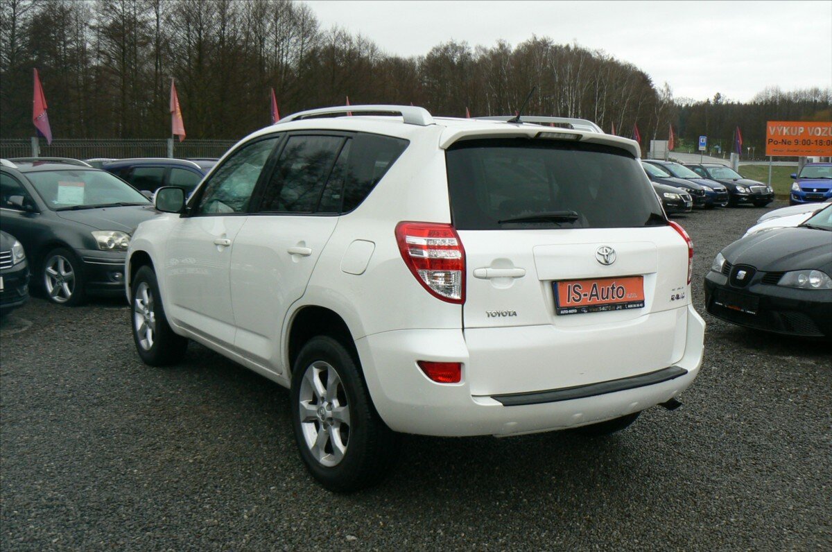 Toyota RAV4 SUV / Terénní 2,2 l 110 kw