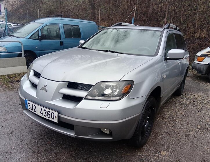 Mitsubishi Outlander Kombi 2,0 l 100 kw