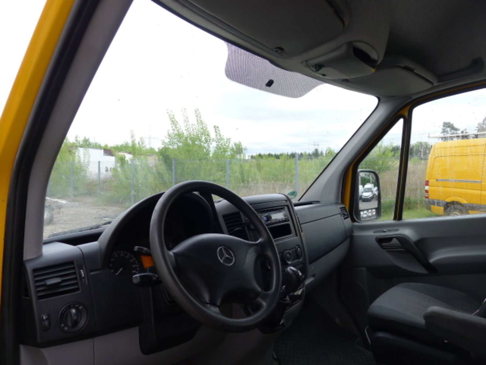 Mercedes-Benz Sprinter 11