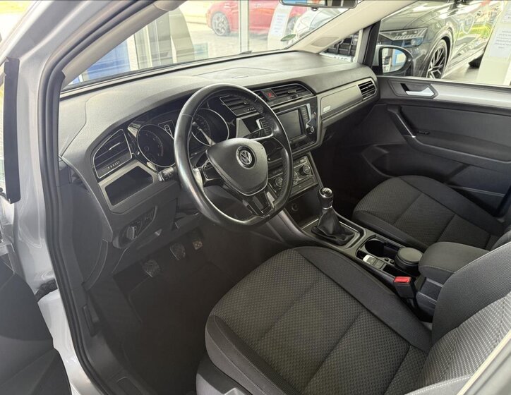 Volkswagen Touran Kombi 1,2 l 81 kw