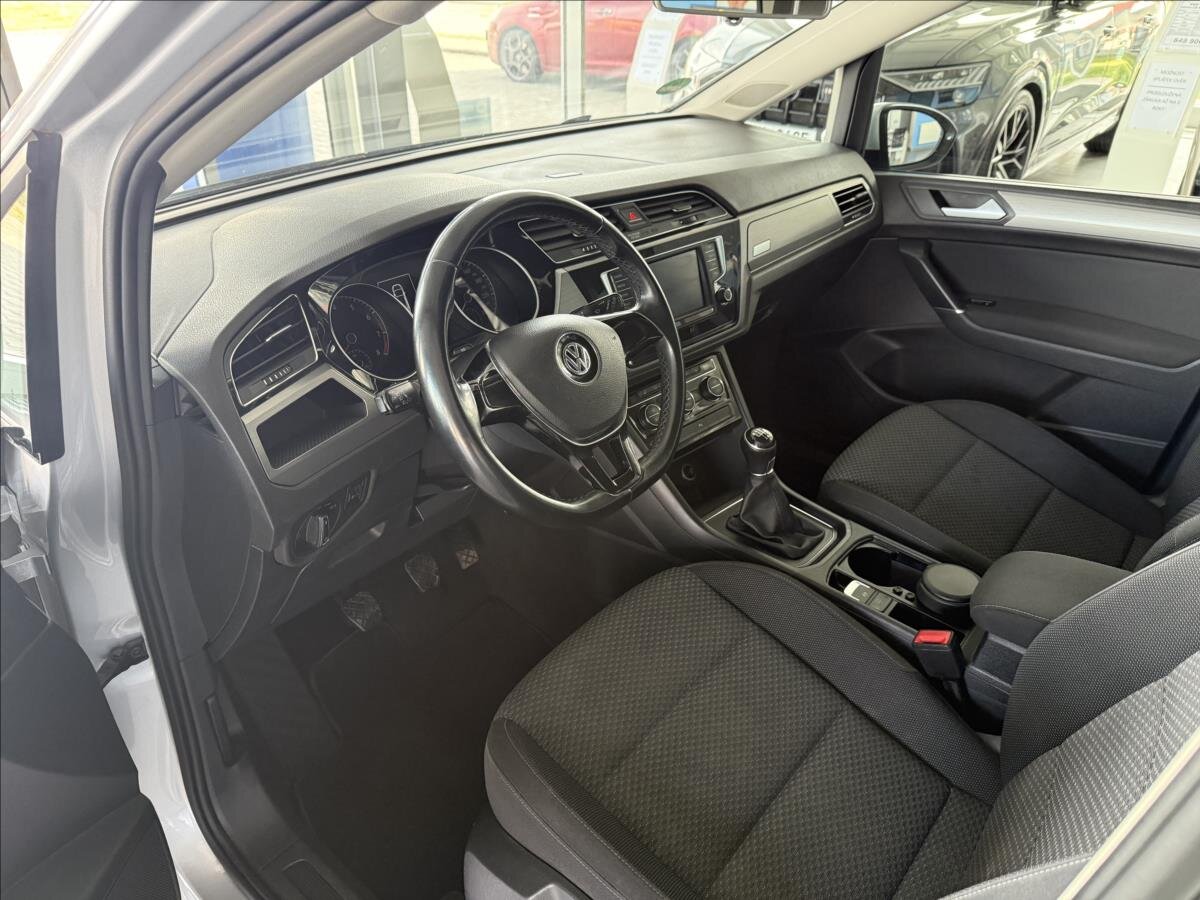 Volkswagen Touran Kombi 1,2 l 81 kw
