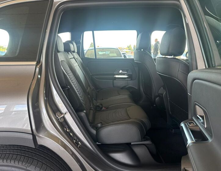 Mercedes-Benz EQB 16