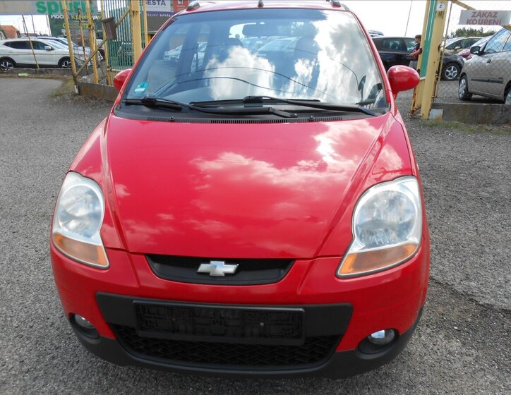 Chevrolet Spark Hatchback 995,0 49 kw