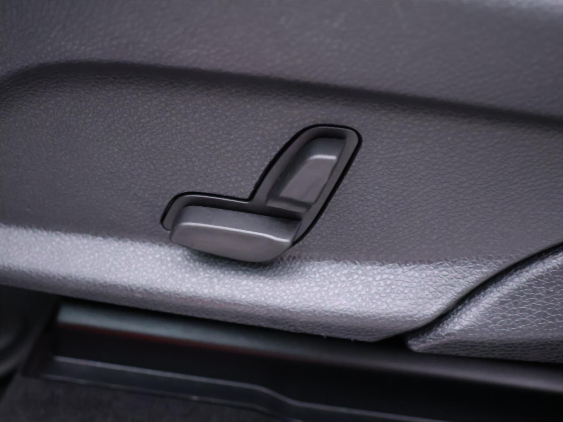 Mercedes-Benz GLC SUV 2,0 l 143 kw