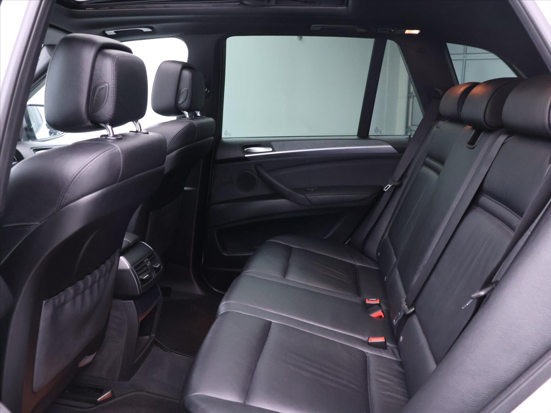 BMW X5 SUV / Terénní 3,0 l 280 kw