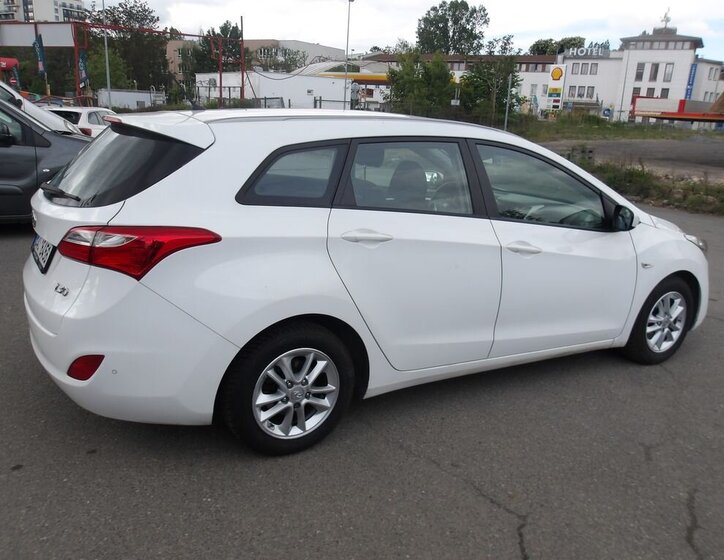 Hyundai i30 Kombi 1,6 l 88 kw