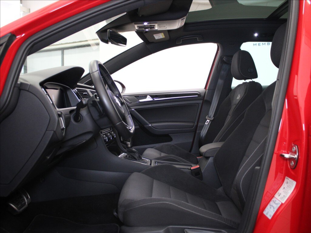 Volkswagen Golf Kombi 2,0 l 221 kw