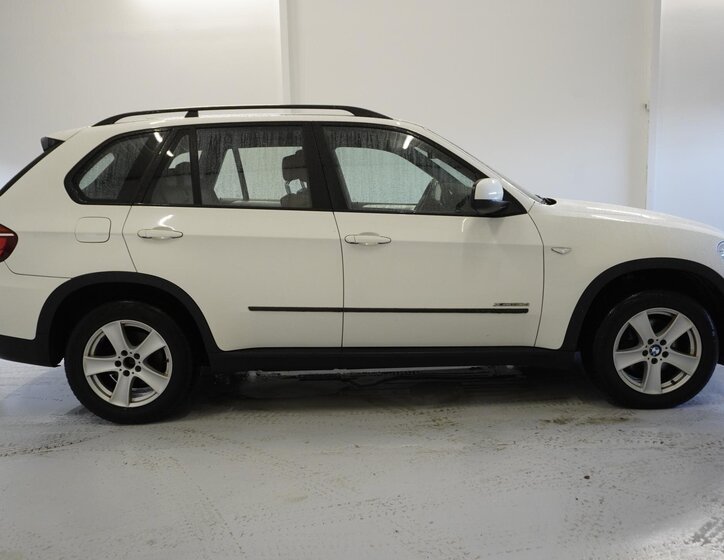 BMW X5 SUV 3,0 l 180 kw