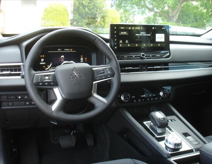 Mitsubishi Outlander SUV / Terénní 2,4 l 225 kw