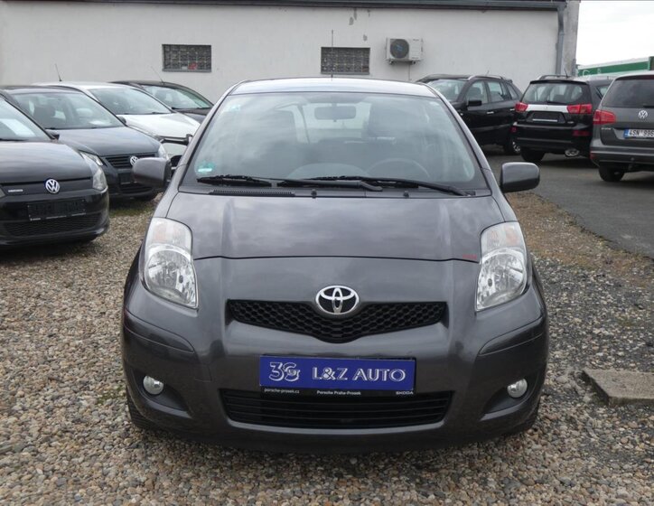 Toyota Yaris 2