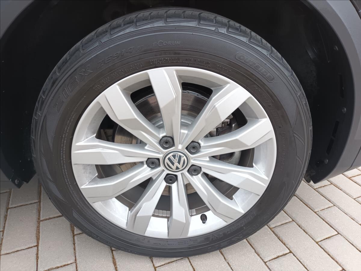 Volkswagen T-Roc SUV / Terénní 1,5 l 110 kw