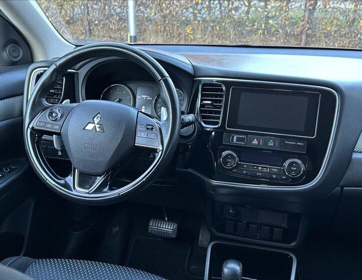 Mitsubishi Outlander 22