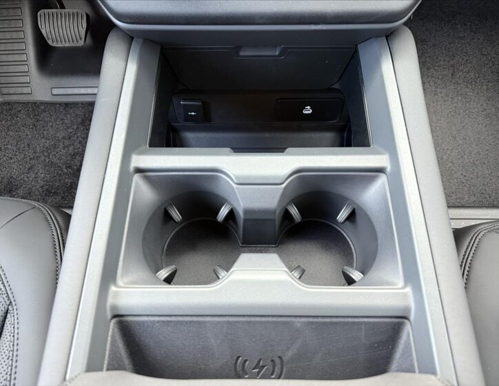 Land Rover Defender SUV 3,0 l 184 kw