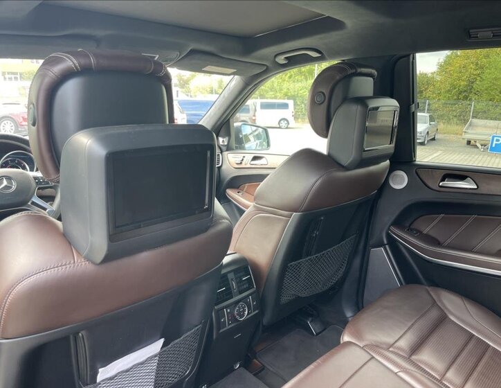 Mercedes-Benz GL Ostatní 5,5 l 410 kw