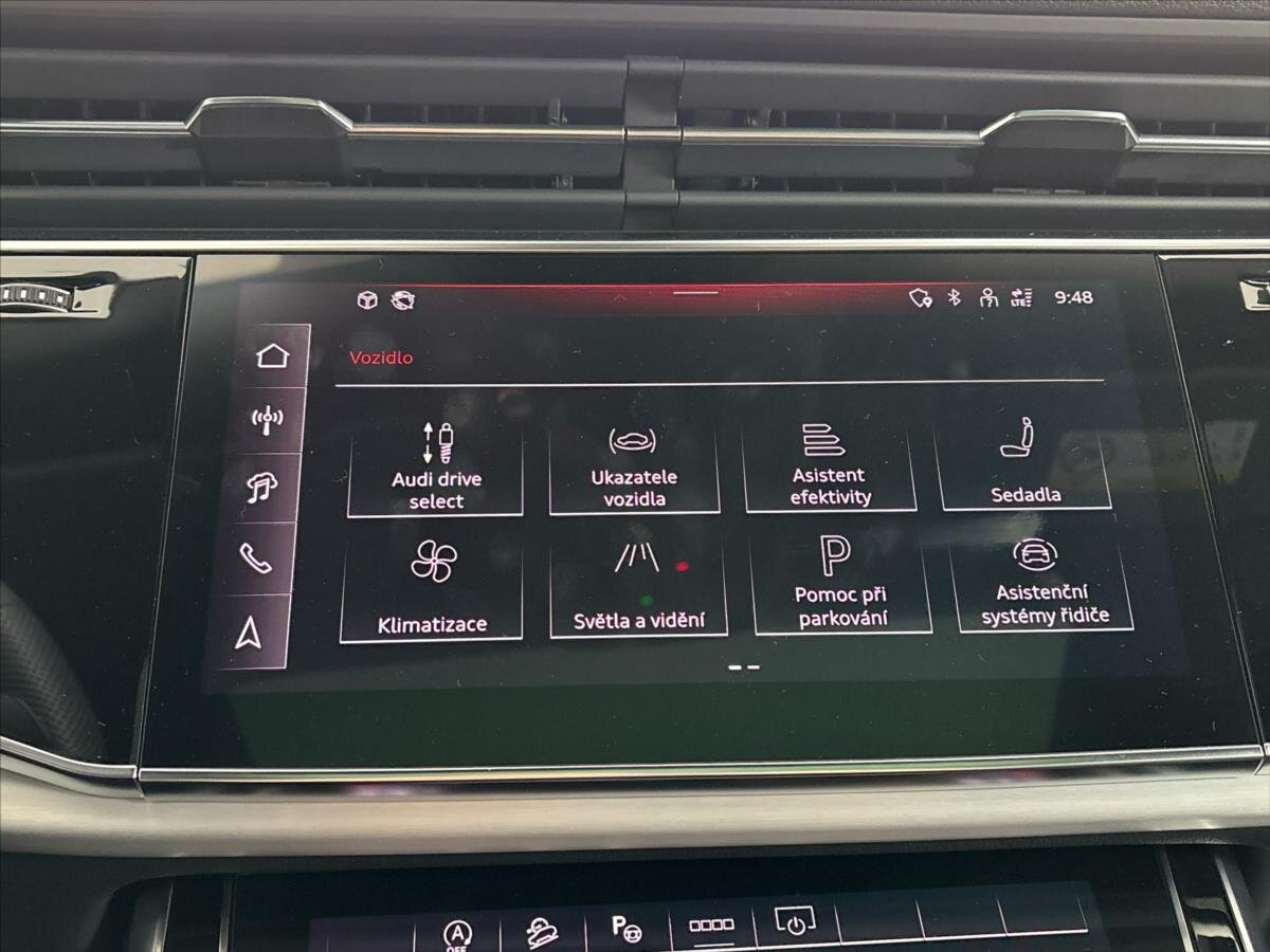 Audi Q8 SUV / Terénní 3,0 l 210 kw